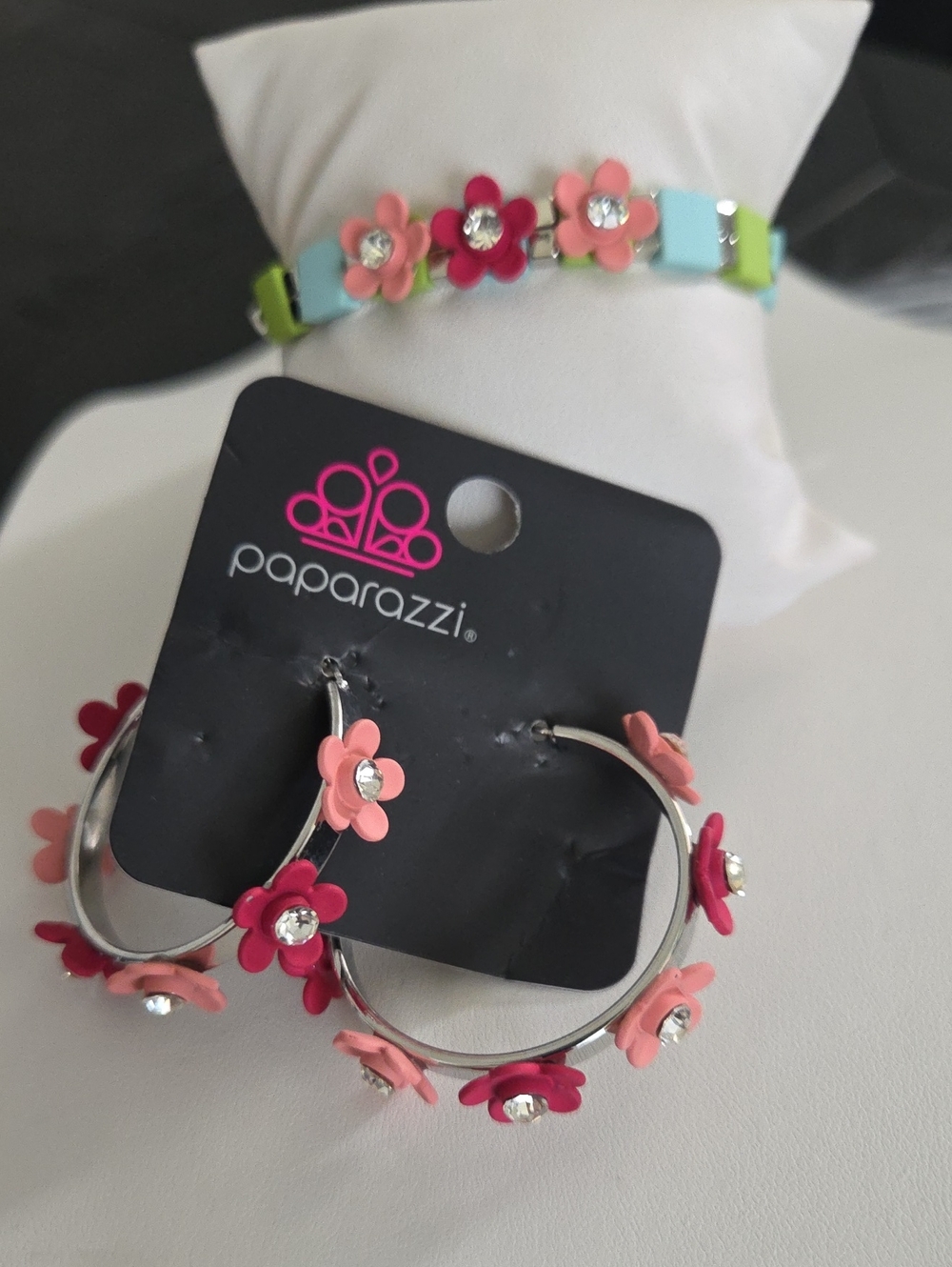 Paparazzi Flower Bracelet And Hoop Earrings Set NWT